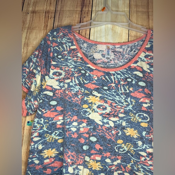 LulaRoe Size XL Classic T NEW WITH TAGS - Picture 5 of 7